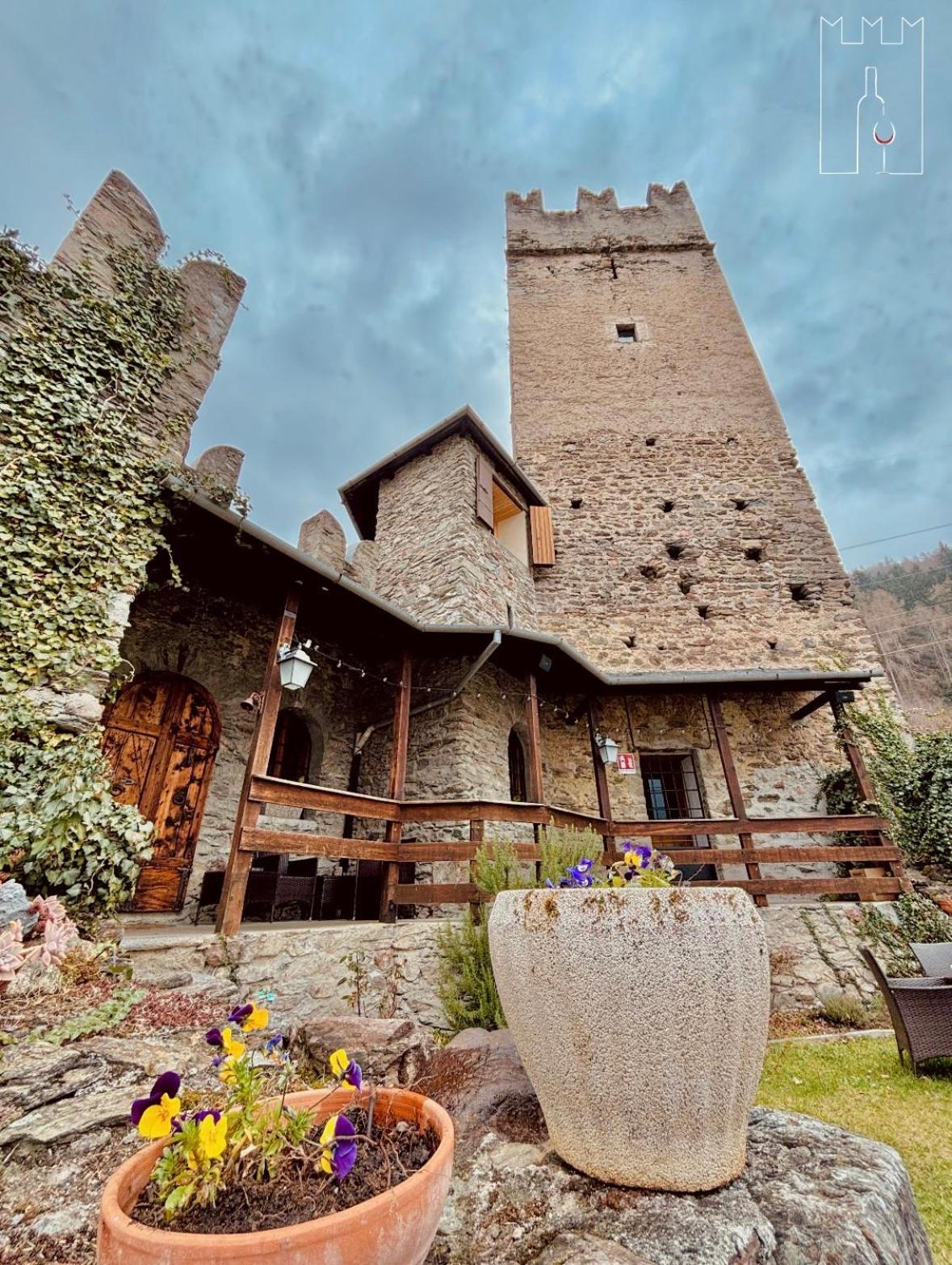 Foppoli Castle, Private 11th Century Fortress With Panoramic View, Sauna And Hot Tub Overlooking The Valtellina