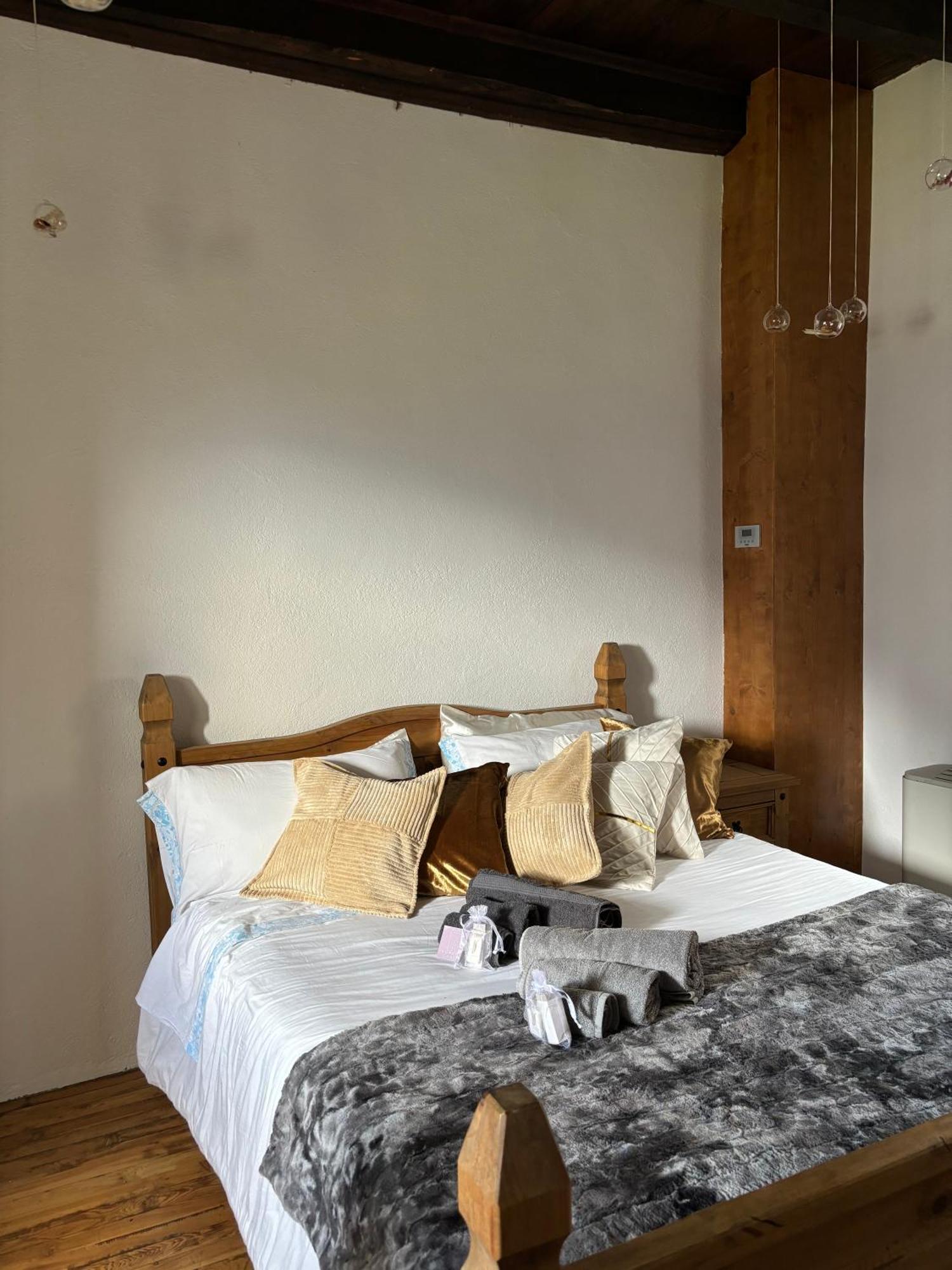 Villa Foppoli Castle, Private 11th Century Fortress With Panoramic View, Sauna And Hot Tub Overlooking The Valtellina Mazzo di Valtellina