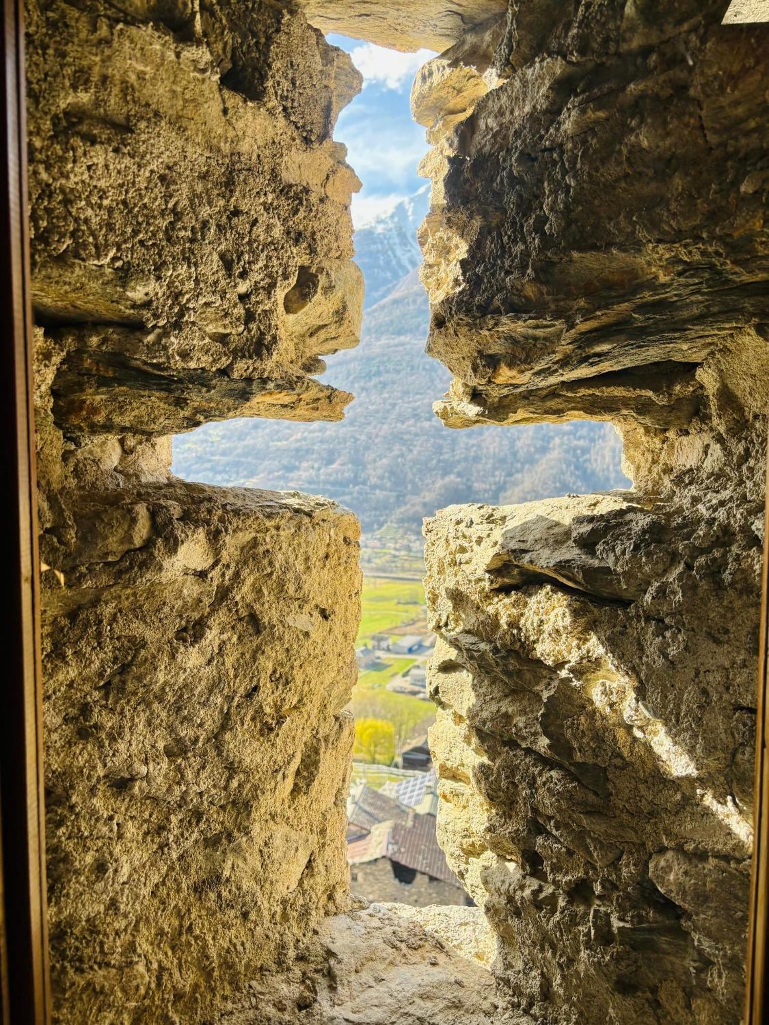 Foppoli Castle, Private 11th Century Fortress With Panoramic View, Sauna And Hot Tub Overlooking The Valtellina